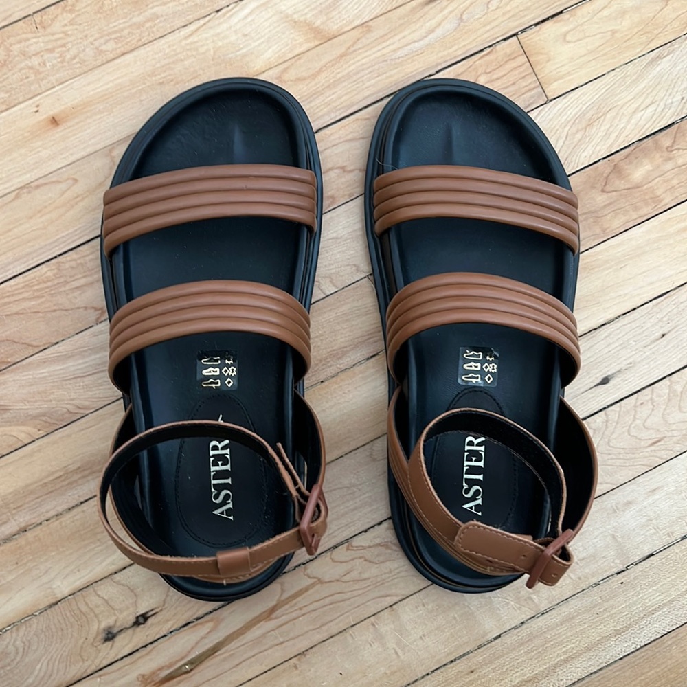 Aster sandals
